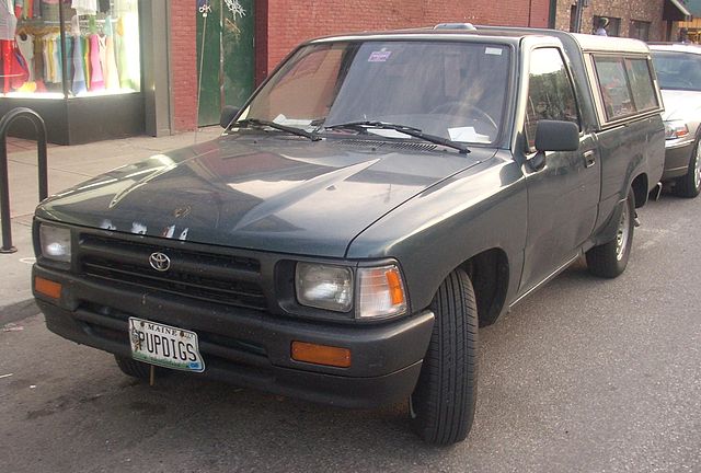 Car: Toyota Hilux 4WD 1990-1998 N1