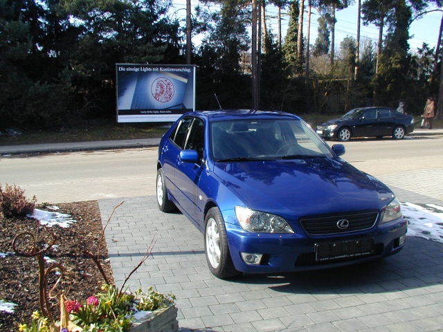 Car: Lexus IS 200, 300, 300 SportCross 1998-2005 XE1