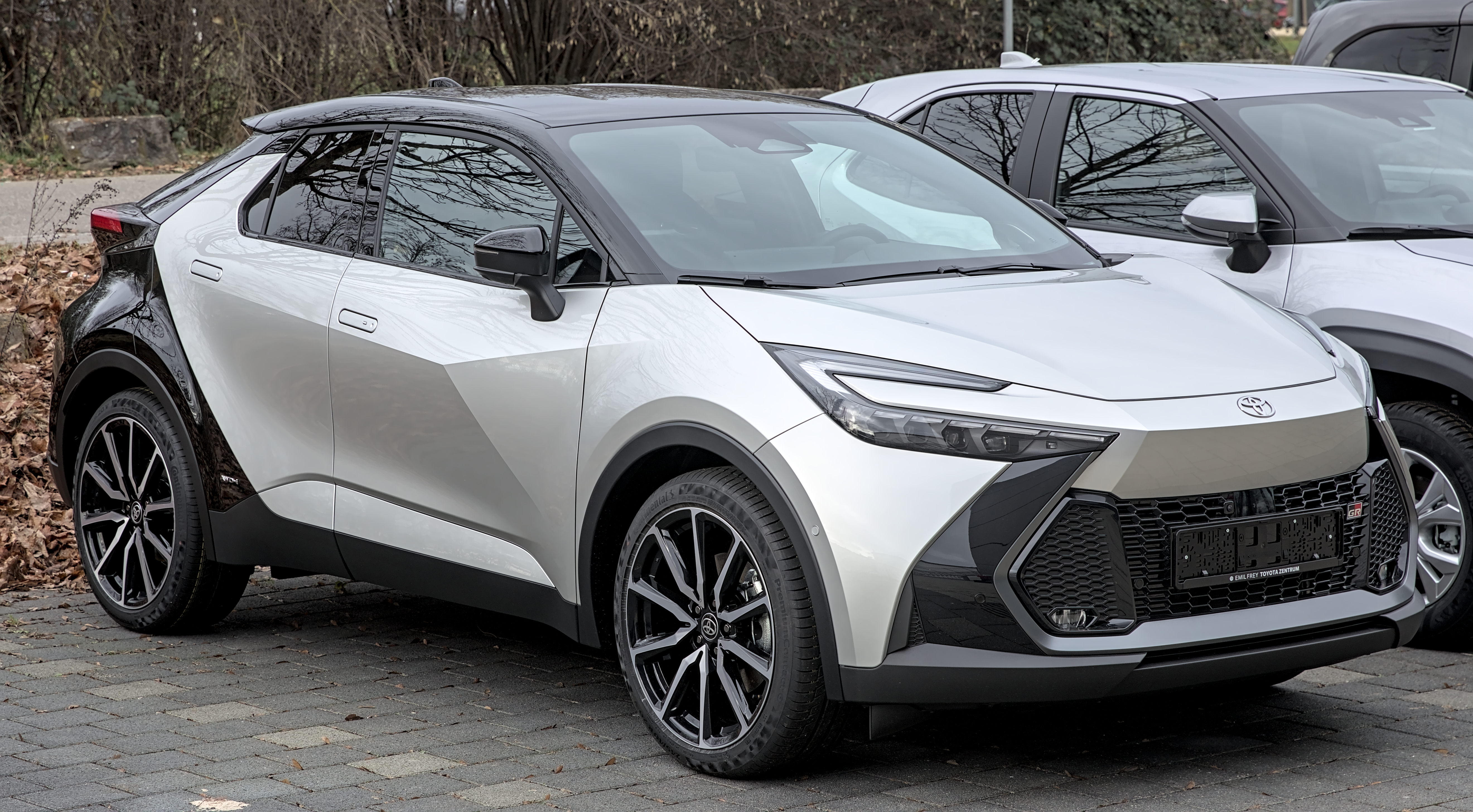Car: Toyota C-HR 2023- X2, H2