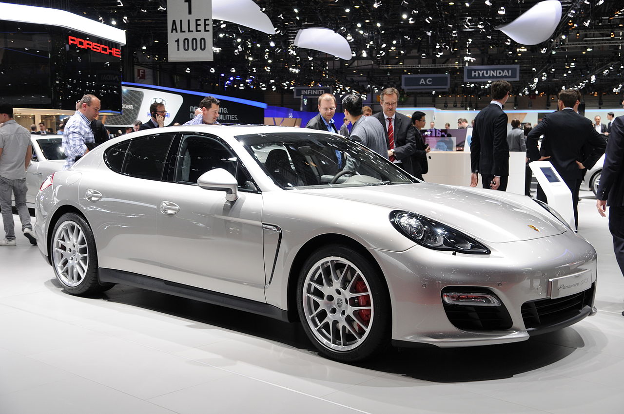 Fahrzeug: Porsche Panamera GTS 2009-2016 970, 970N