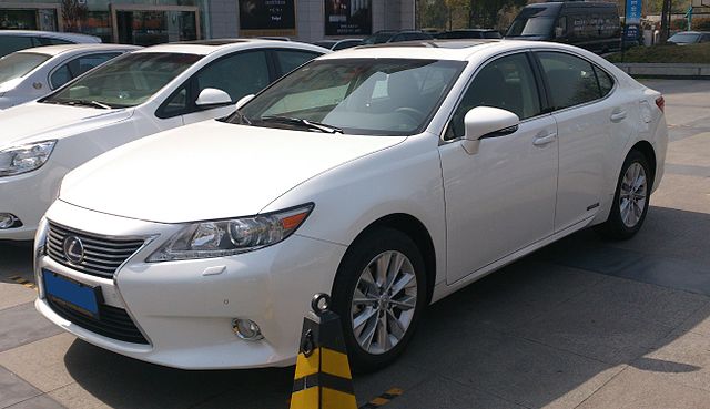 Car: Lexus ES300h 2012-2018 XV60