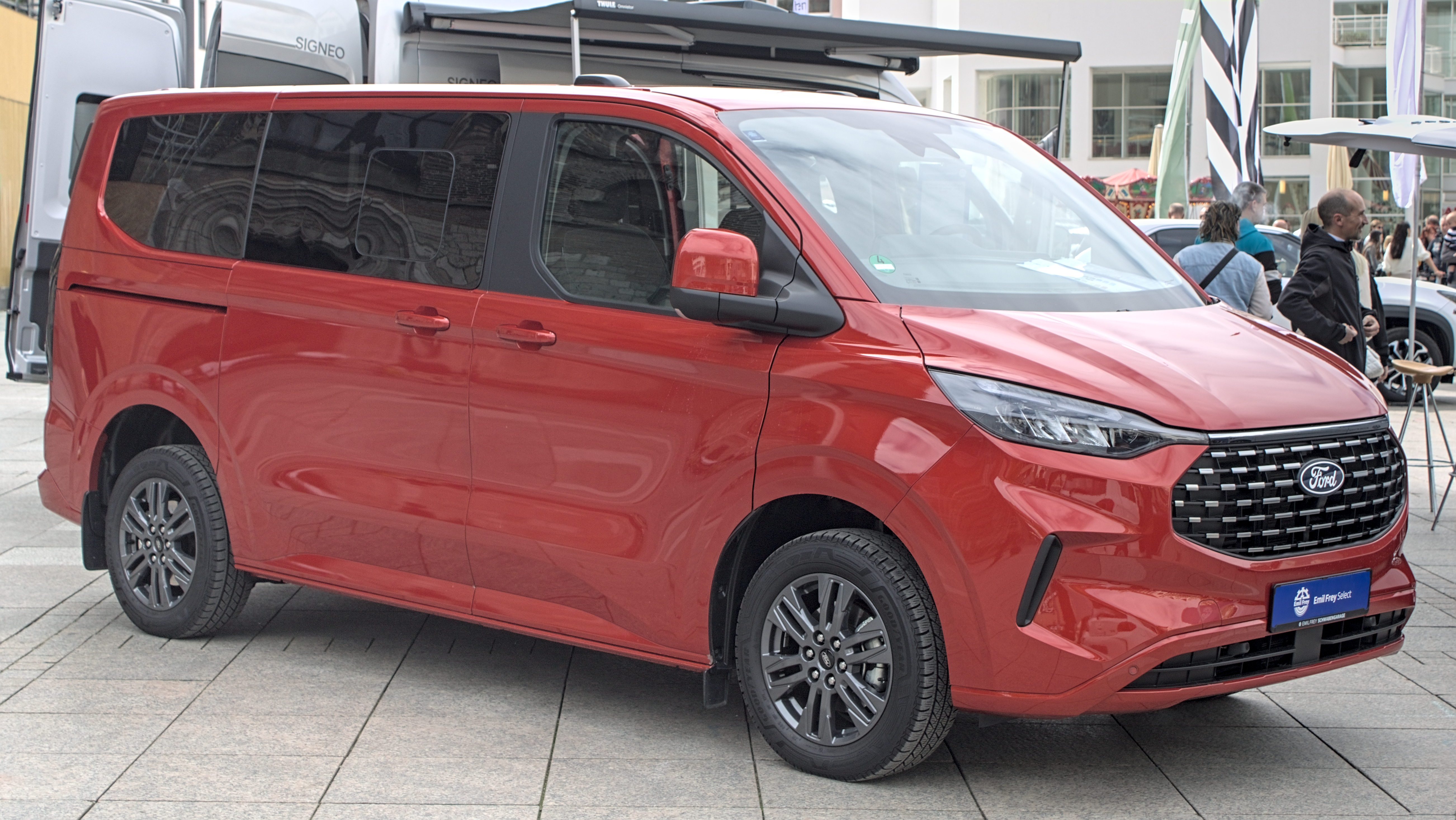 Car: Ford Tourneo Custom Bus 2023- V710 (NXN)