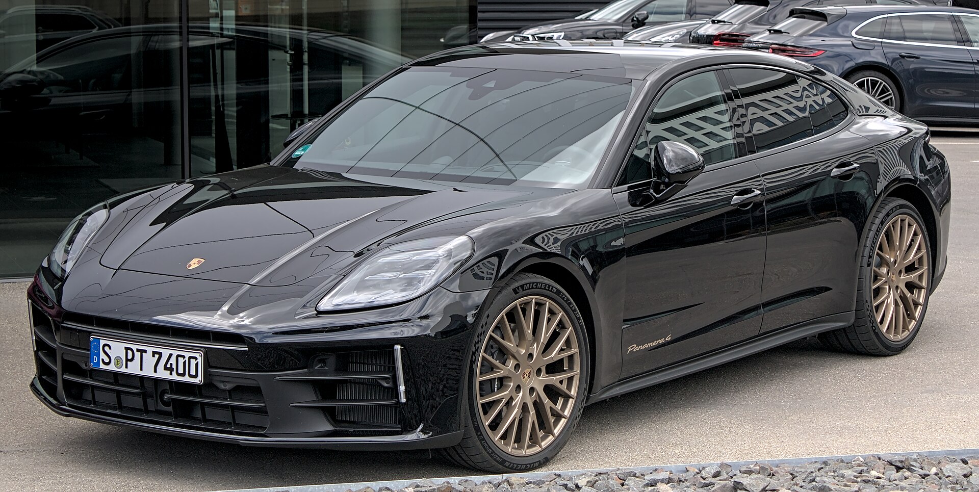 Fahrzeug: Porsche Panamera 2023- 976