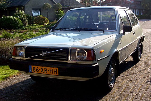 Car: Volvo 340 bis 360 1976-1991 343 500