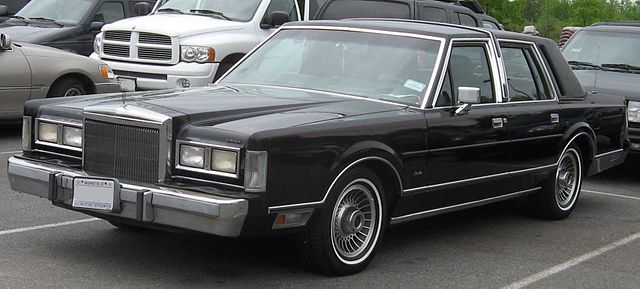 Car: Lincoln Town Car 1985-1989 1. Generation