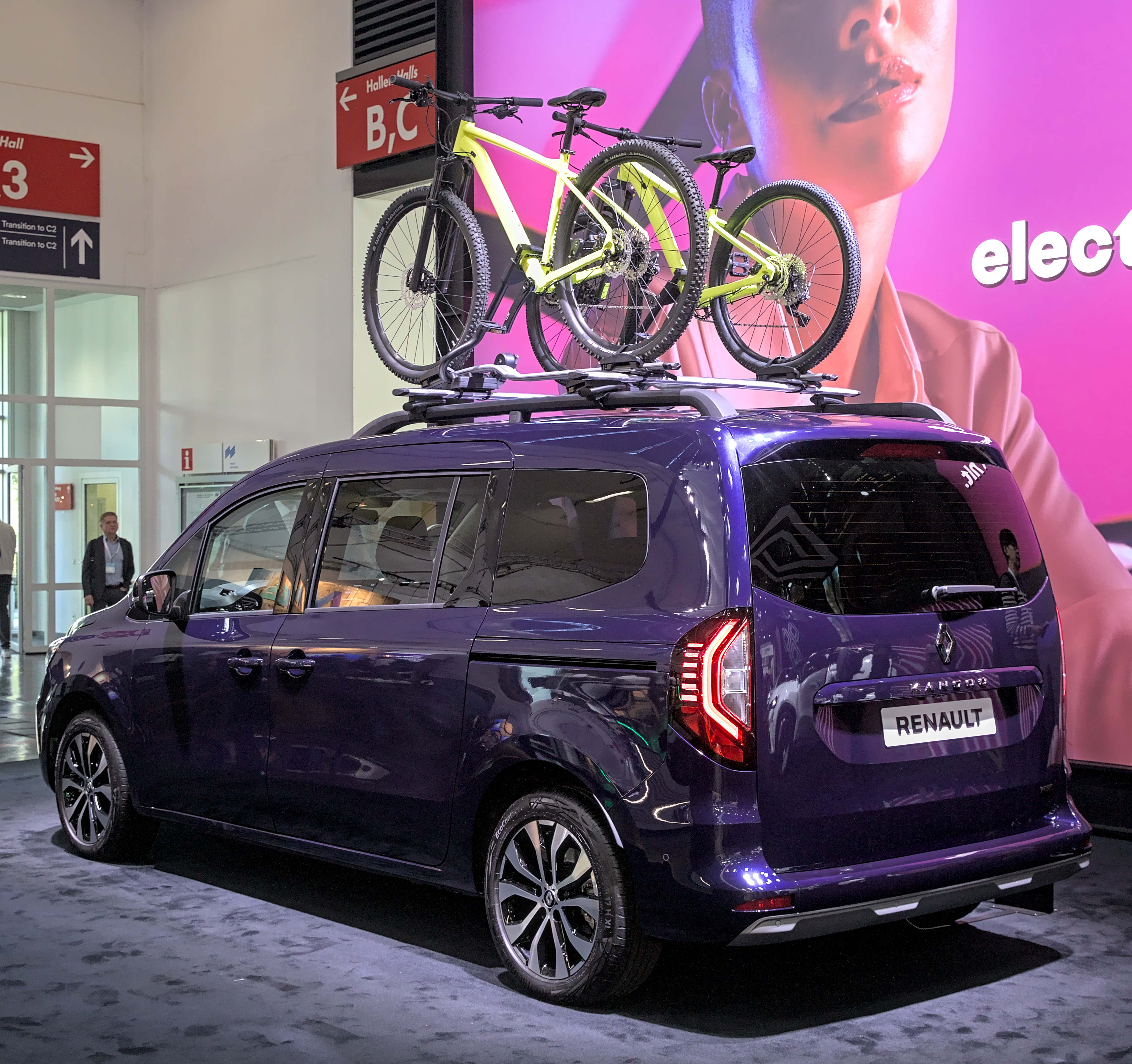 Car: Renault Grand Kangoo III 2024- XFK