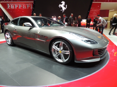 Fahrzeug: Ferrari GTC4 Lusso 2016- --