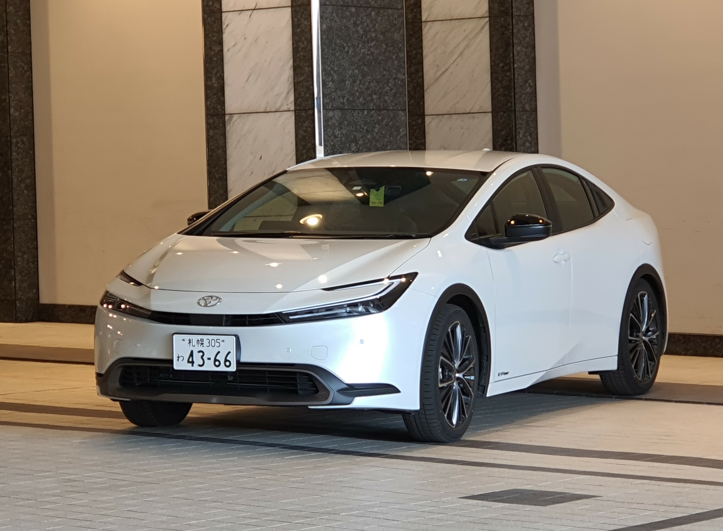 Car: Toyota Prius 2023- W6